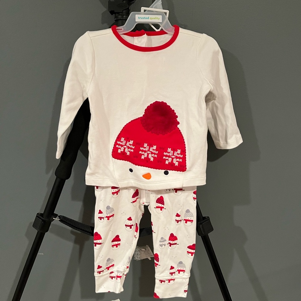 Like-new Snowman Outfit (6-12m)